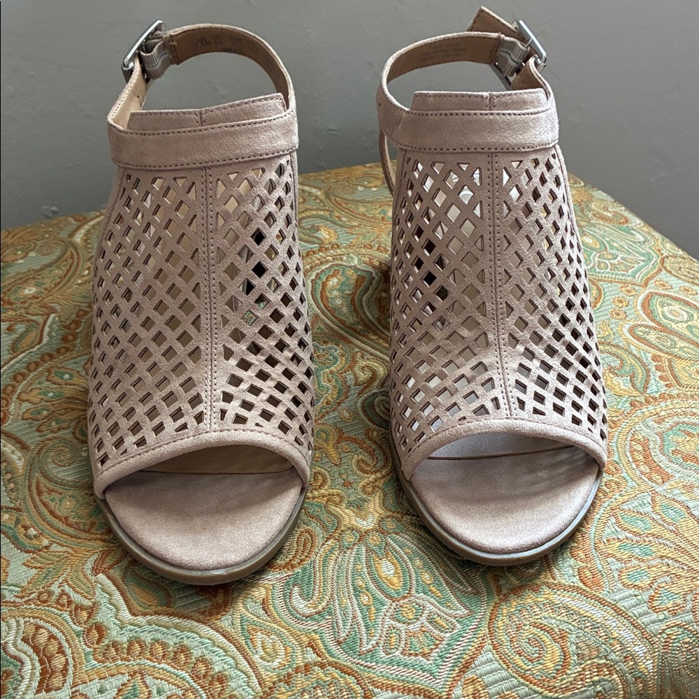 Franco Sarto new beige shoes